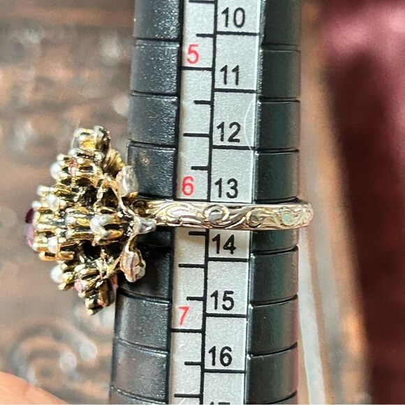 Vintage Ornate Rhinestone Faux Pearl Costume Jewelry Ring - Picture 3 of 6